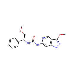 COC[C@@H](NC(=O)Nc1cc2[nH]nc(OC)c2cn1)c1ccccc1 ZINC001772619992