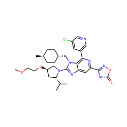 COCCO[C@@H]1C[C@@H](C(C)C)N(c2nc3cc(-c4noc(=O)[nH]4)nc(-c4cncc(Cl)c4)c3n2C[C@H]2CC[C@H](C)CC2)C1 ZINC000261171209