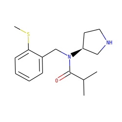 CSc1ccccc1CN(C(=O)C(C)C)[C@H]1CCNC1 ZINC000040917337