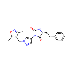 Cc1noc(C)c1Cn1cc(N2C(=O)N[C@@H](CCc3ccccc3)C2=O)cn1 ZINC000115731237