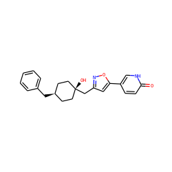 O=c1ccc(-c2cc(C[C@]3(O)CC[C@@H](Cc4ccccc4)CC3)no2)c[nH]1 ZINC001772577508